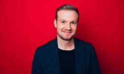 Av arbeiðsborðinum á løgtingsborð